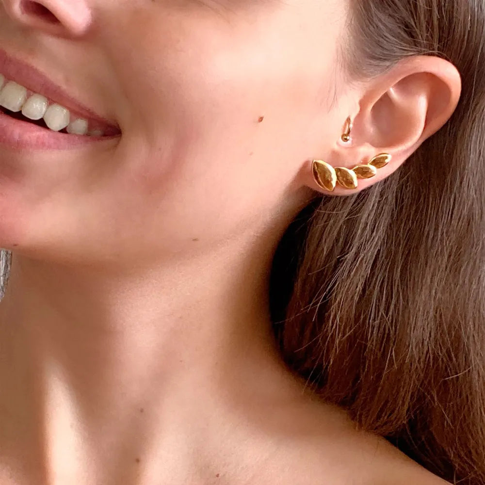 Brinco Ear Cuff Detalhes Folhas Folheado A Ouro 18k