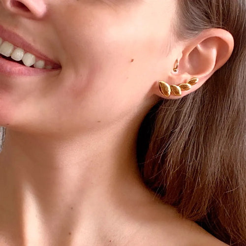 Brinco Ear Cuff Detalhes Folhas Folheado A Ouro 18k